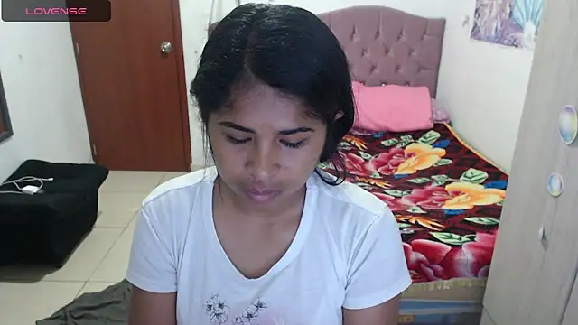 july-feria online show from 12-18-25, 10:16