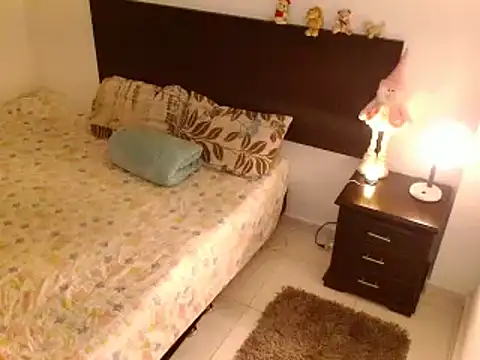 Snapshot of Aurrorasweet chatting on 02-11-25, 12:38 Aurrorasweet online show from 02-11-25, 12:38