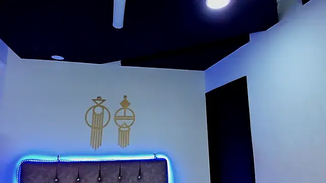 BrigitteRoy  online show from 03-21-25, 07:02