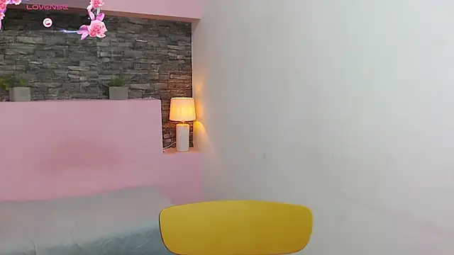 ScarletEmber3 online show from 02-13-25, 04:22