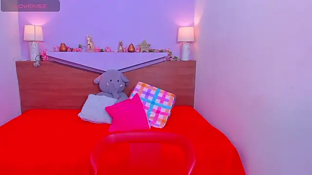 ScarletEmber3 online show from 03-04-25, 04:06