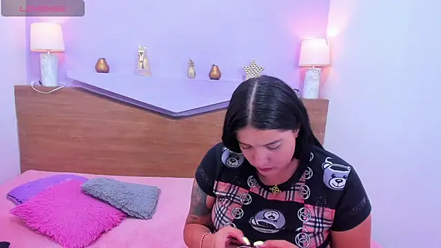 ScarletEmber3 online show from 10-09-25, 03:59