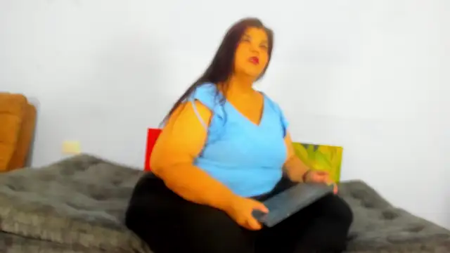 Charlotte curvy  online show from 03-03-25, 07:49