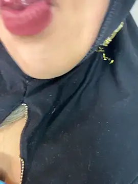 zahra Jalid online show from 12-17-25, 11:11