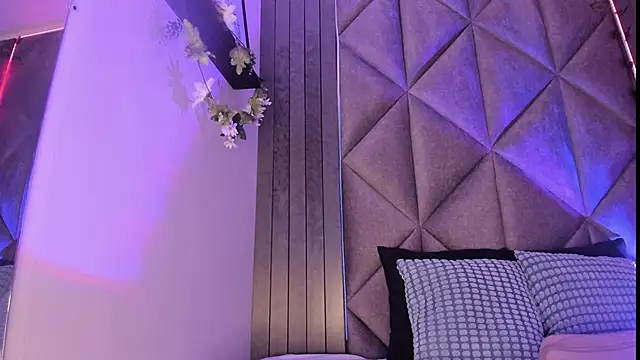 SabrinaSpell  online show from 10-19-25, 11:55