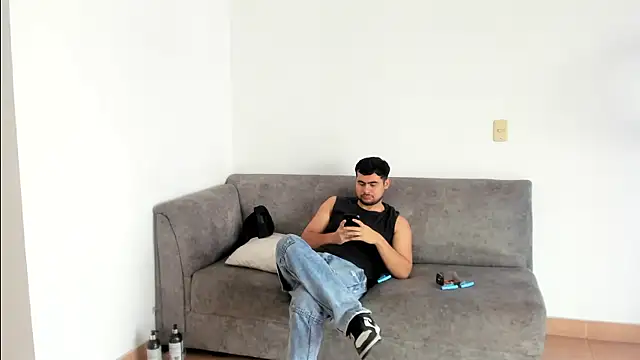 Snapshot of blueroom_party chatting on 03-12-25, 01:19 blueroom party online show from 03-12-25, 01:19