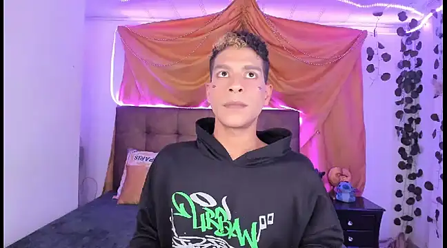 Ethan Boyy online show from 03-09-25, 01:46