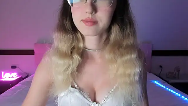 Snapshot of Sakura_Mmio chatting on 02-01-25, 12:16 Sakura Mmio online show from 02-01-25, 12:16