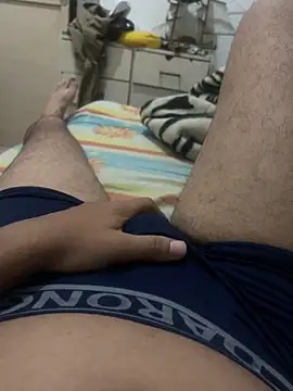 Snapshot of alejo5288 chatting on 04-21-26, 02:04 alejo5288 online show from 04-21-26, 02:04