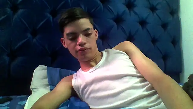 Latinos 2001 online show from 04-23-26, 05:04