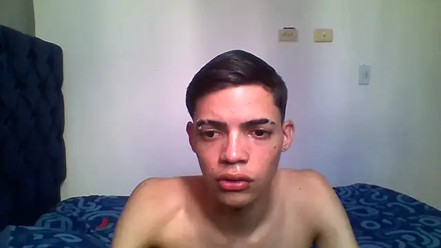 Latinos 2001 online show from 04-24-26, 04:53