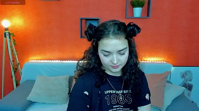 Snapshot of AmeliaLoveee chatting on 01-29-25, 05:45 AmeliaLoveee online show from 01-29-25, 05:45