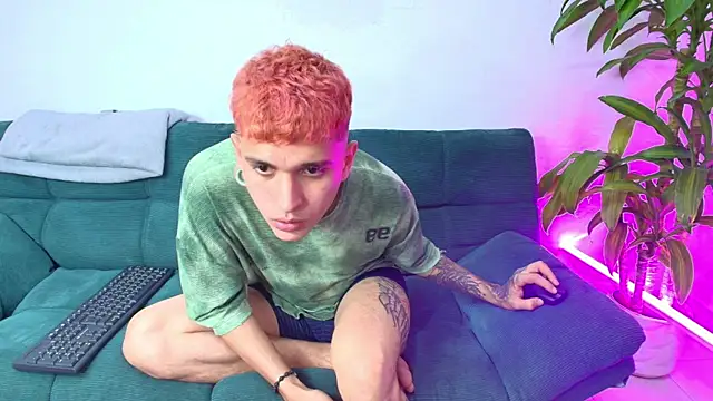 Snapshot of Sky_dirty chatting on 01-31-25, 09:59 Sky dirty online show from 01-31-25, 09:59