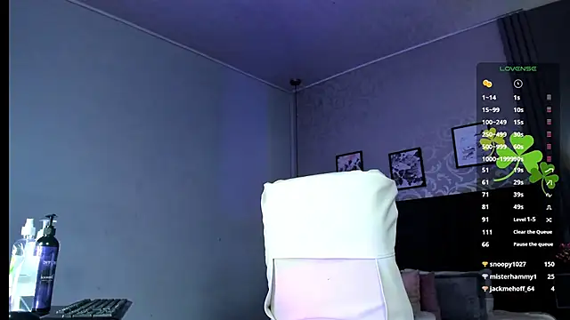 AtheneaRusell online show from 03-18-25, 11:42