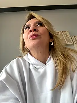 AtheneaRusell online show from 09-28-25, 05:40