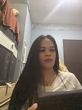 SophiaCourthaway online show from 11-11-25, 05:35