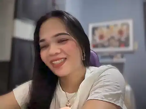 SophiaCourthaway online show from 04-12-26, 10:15