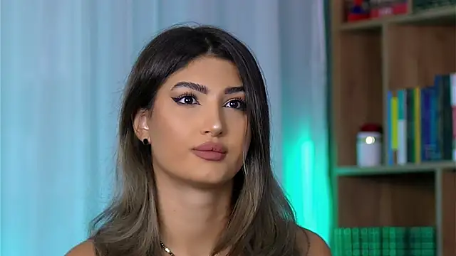 SarahPeach8 online show from 10-04-25, 03:37