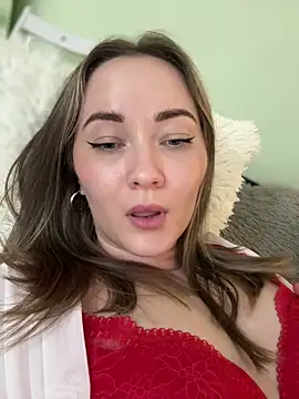 Snapshot of Kiss_My_Body chatting on 02-14-25, 08:26 Kiss My Body online show from 02-14-25, 08:26