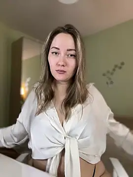 Snapshot of Kiss_My_Body chatting on 03-06-25, 08:30 Kiss My Body online show from 03-06-25, 08:30