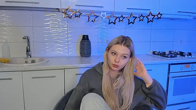 Snapshot of SynnoveEyre chatting on 01-21-25, 02:59 SynnoveEyre online show from 01-21-25, 02:59