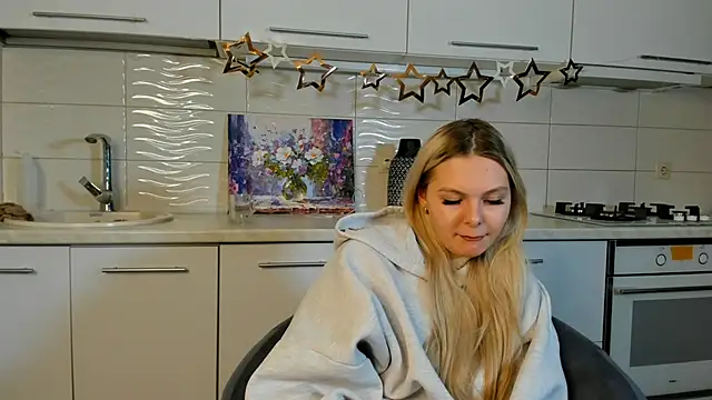 Snapshot of SynnoveEyre chatting on 02-06-25, 02:48 SynnoveEyre online show from 02-06-25, 02:48