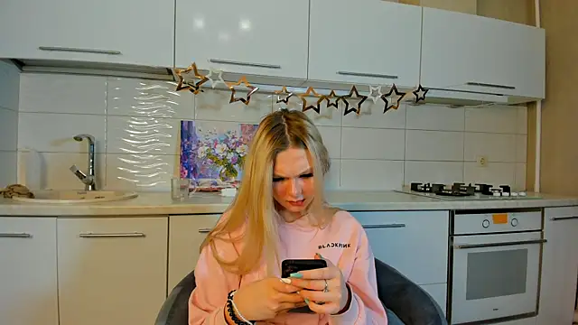 Snapshot of SynnoveEyre chatting on 02-07-25, 06:13 SynnoveEyre online show from 02-07-25, 06:13