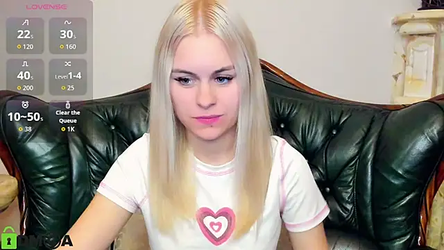 Snapshot of HillEva chatting on 09-24-25, 07:50 HillEva online show from 09-24-25, 07:50