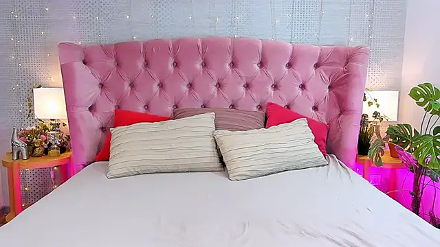 via mayer  online show from 03-09-25, 09:03