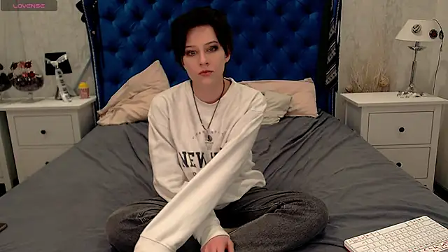 via mayer  online show from 12-17-25, 07:53