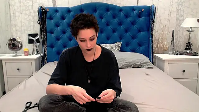 via mayer  online show from 04-21-26, 04:52