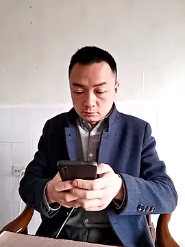 Snapshot of swg176 chatting on 03-06-25, 12:21 swg176 online show from 03-06-25, 12:21