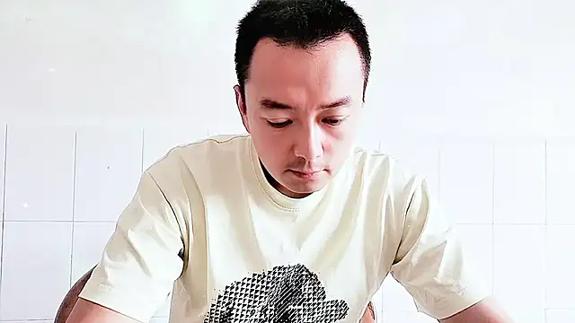 Snapshot of swg176 chatting on 09-13-25, 02:44 swg176 online show from 09-13-25, 02:44