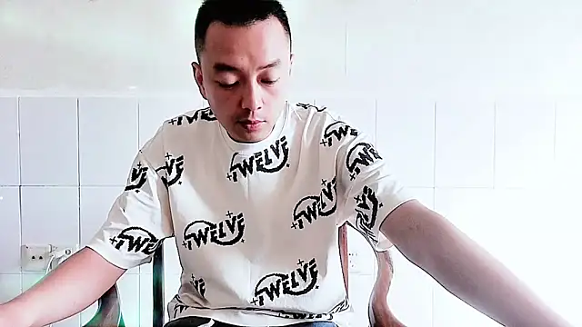 Snapshot of swg176 chatting on 09-16-25, 12:00 swg176 online show from 09-16-25, 12:00