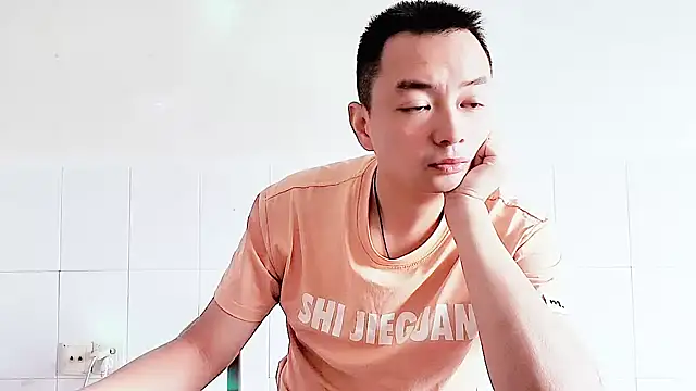 Snapshot of swg176 chatting on 09-24-25, 01:20 swg176 online show from 09-24-25, 01:20