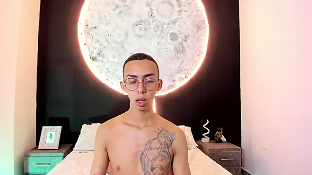 EthaanCox online show from 03-05-25, 02:25