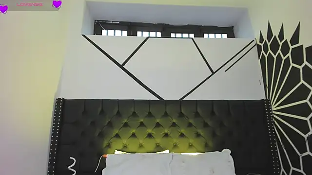 EthaanCox online show from 09-21-25, 08:32