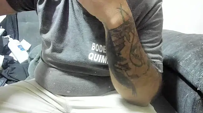 Snapshot of Chubi6669 chatting on 03-15-25, 09:05 Chubi6669 online show from 03-15-25, 09:05