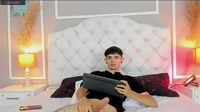 Snapshot of connor_and_angel chatting on 02-08-25, 02:16 connor and angel online show from 02-08-25, 02:16