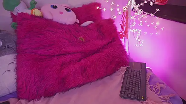 Snapshot of emma_soffia_ chatting on 02-24-25, 08:58 emma soffia  online show from 02-24-25, 08:58