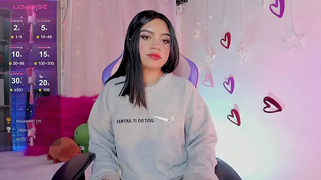 Snapshot of emma_soffia_ chatting on 03-07-25, 08:55 emma soffia  online show from 03-07-25, 08:55