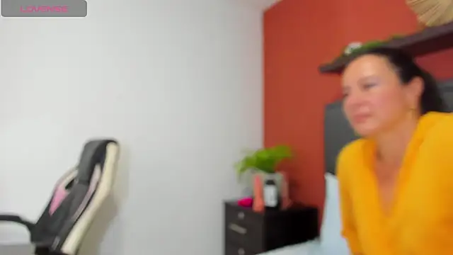 emmily taylor  online show from 01-18-25, 03:38