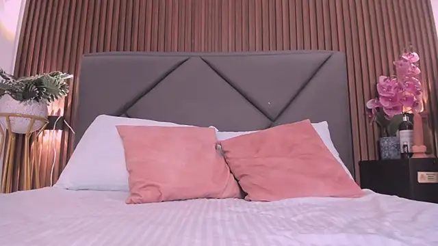 emmily taylor  online show from 02-06-25, 10:53