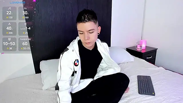 alanblack1 online show from 01-30-25, 12:37