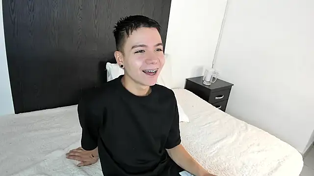 alanblack1 online show from 02-07-25, 11:34