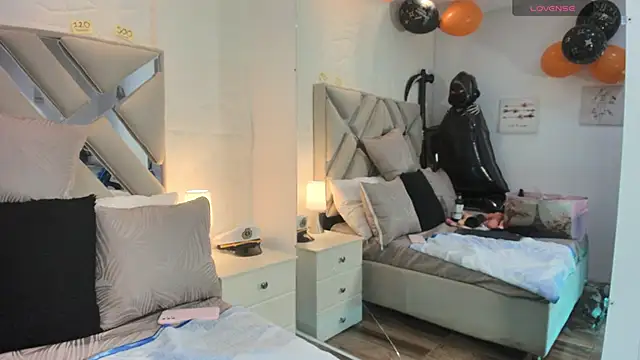 raquell moore online show from 10-15-25, 12:16