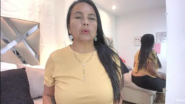 raquell moore online show from 04-23-26, 12:23