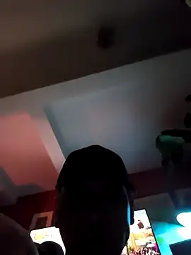Thomaszz3 online show from 05-05-26, 02:19