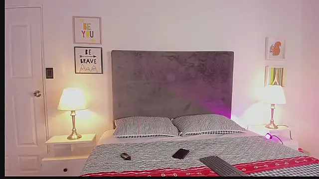 Snapshot of ethan_and_ava chatting on 02-13-25, 01:48 ethan and ava online show from 02-13-25, 01:48