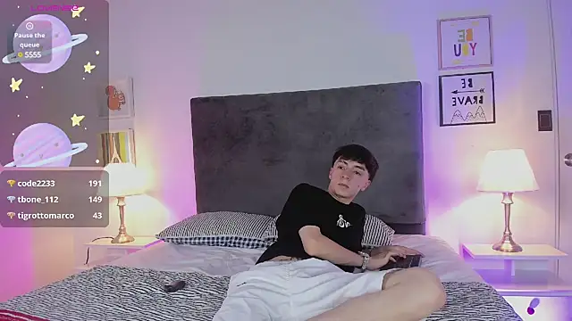 Snapshot of ethan_and_ava chatting on 02-13-25, 07:52 ethan and ava online show from 02-13-25, 07:52